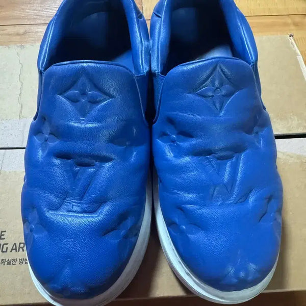 [BUNJANG] Louis Vuitton Blue Slip-on Shoes (Size 4, 245-250) / 루이비통 블루 슬립온 4반(245-250)사이즈 팝니다!(정품)