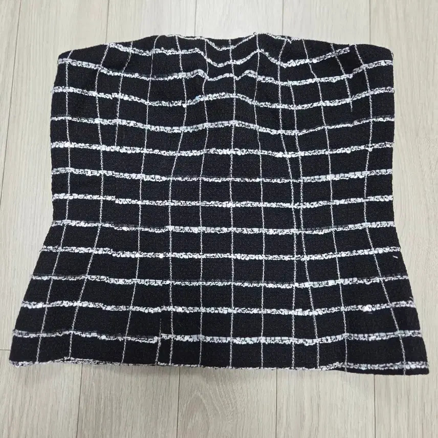 [BUNJANG] The Lourant Black Rose Classic Tweed Top M / 더로랑 블랙 로즈 클래식 트위드 탑 m