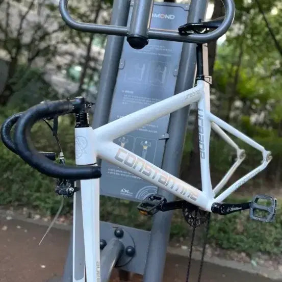 [BUNJANG] Constantine Urbain Matt White Bicycle / 콘스탄틴 어베인 멧화이트 반차