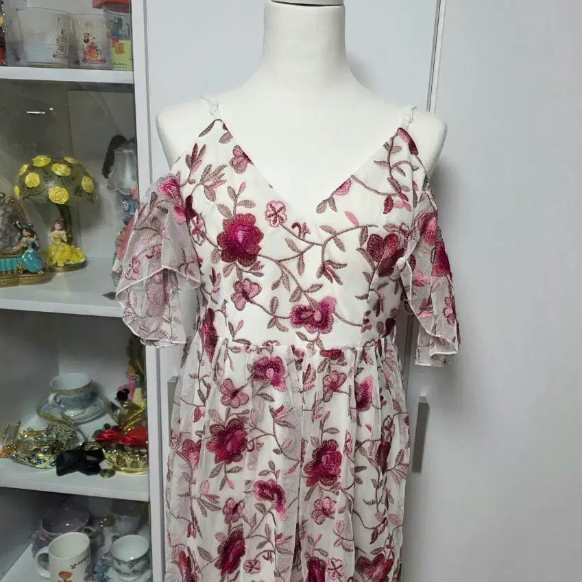 [BUNJANG] Little Mistress Floral Embroidered Long Dress / 영국 브랜드 Little Mistress 플라워 자수 롱원피스