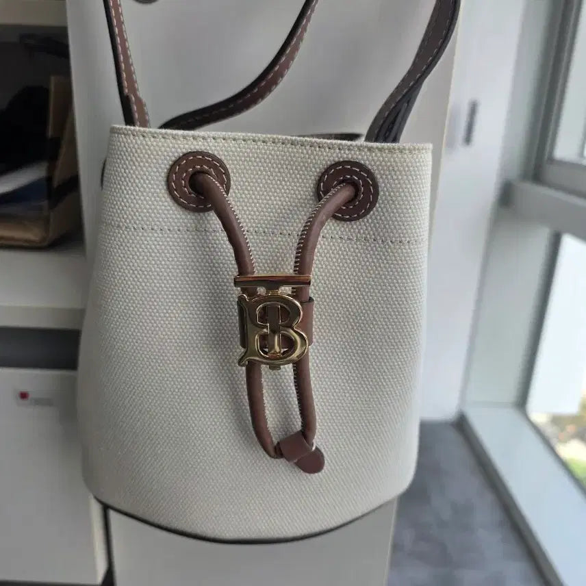 [BUNJANG] Burberry TB Monogram Canvas Bucket Bag 17 / 버버리 TB모노그램 캔버스 버킷백17