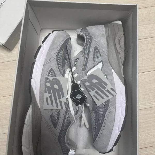 [BUNJANG] New Balance 990v4 Grey US Made 280mm / 뉴발란스 990v4 그레이 280 (USA)