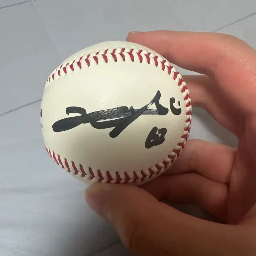 [BUNJANG] Doosan Bears Kim Taek-yeon Autographed Baseball / 두산베어스 김택연 싸인볼