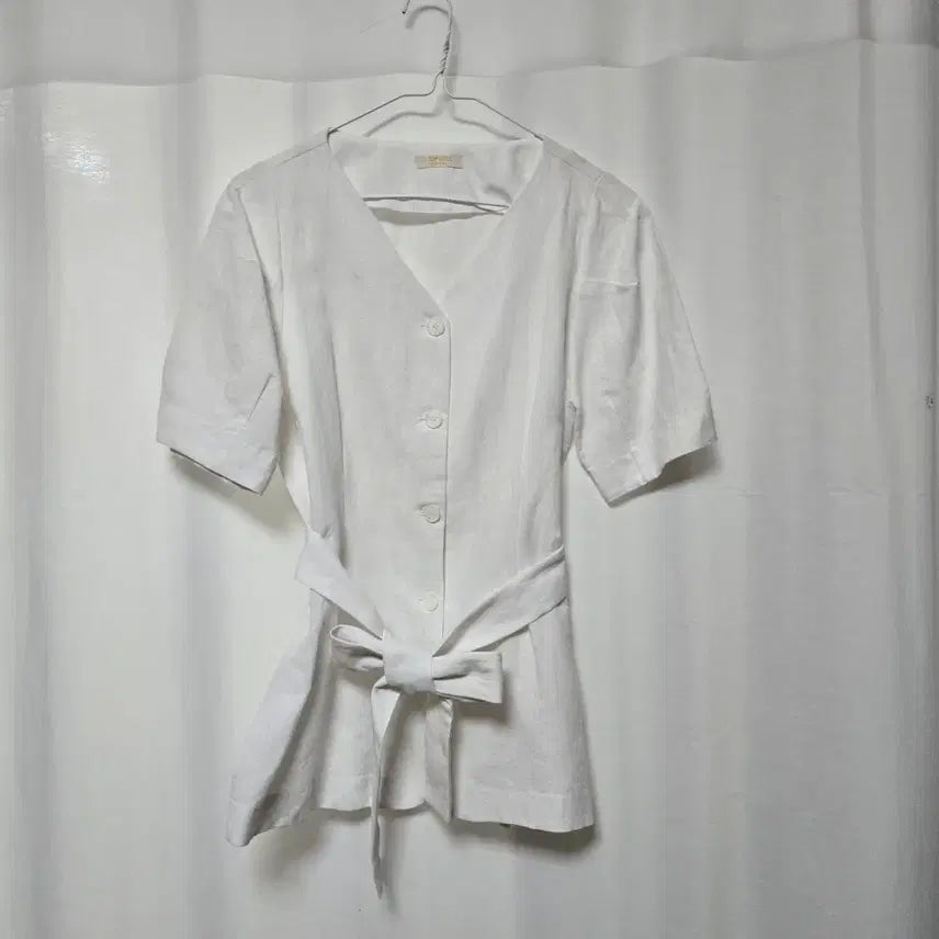 [BUNJANG] TOP ISSUE COUPS White Linen Blouse - Size 55 (New with Minor Stain) / TOP ISSUE 쿠프 화이트 린넨 블라우스 / 여성 55 / 새상품