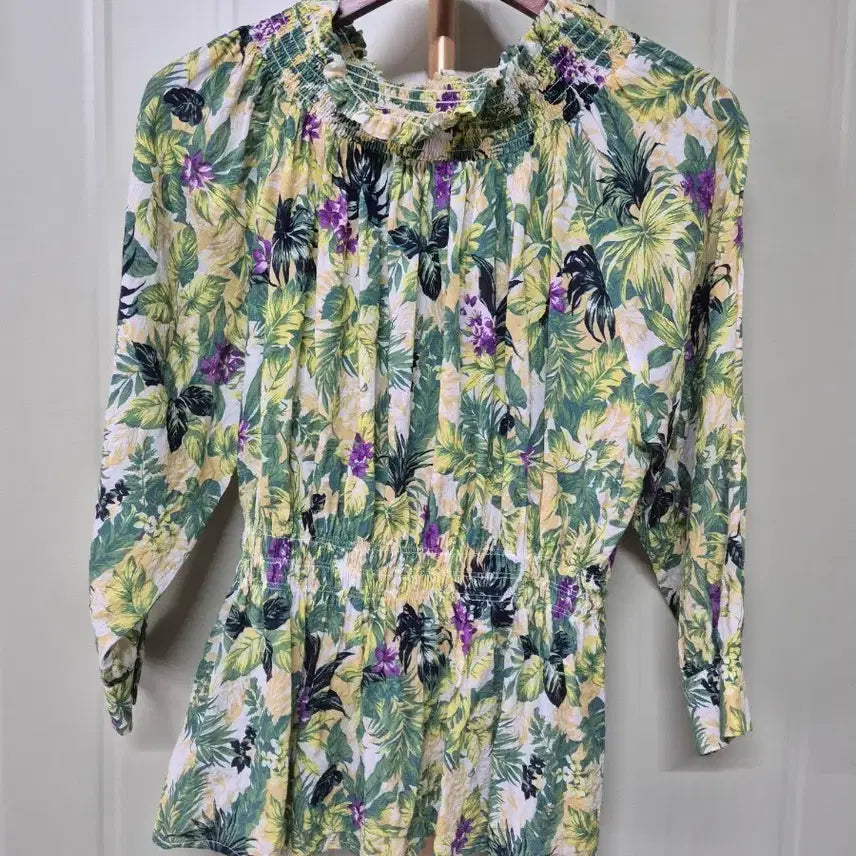 [BUNJANG] Guess Floral Off-Shoulder Blouse / 게스 플로럴 오프숄더 블라우스