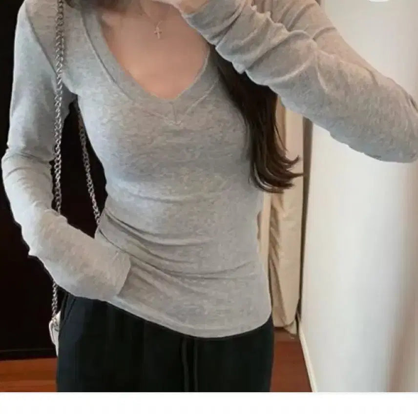[BUNJANG] V-Neck Slim Fit Long Sleeve T-Shirt / 미착용)그레이 브이넥 슬림핏 긴팔티 그레이