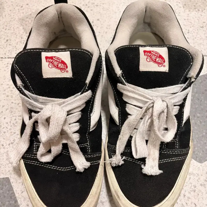 [BUNJANG] Vans Old Skool Black Sneakers US 9.5 / 반스 뉴스쿨 블랙 275