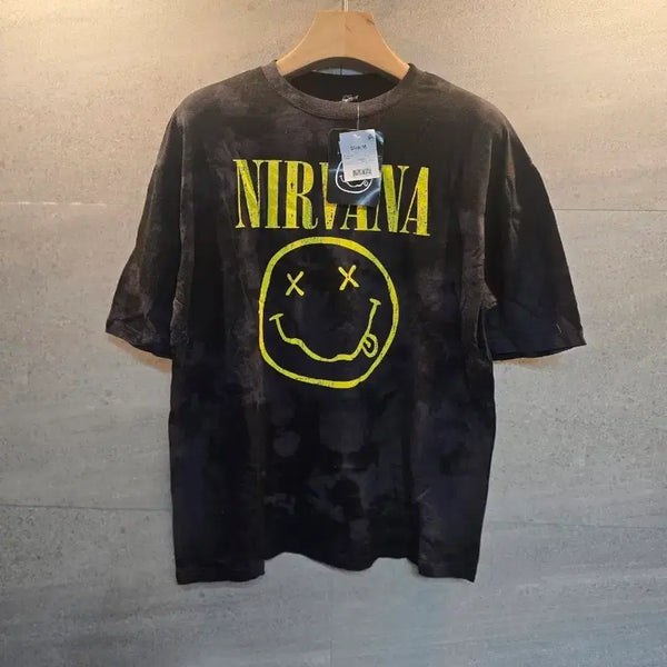 [BUNJANG] Nirvana Smiley Print Black T-Shirt / 너바나. 스마일리 반팔 티셔츠 블랙.