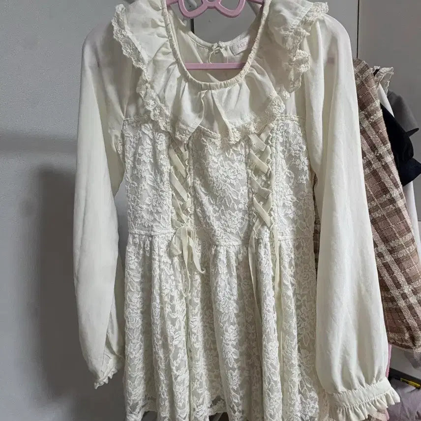 [BUNJANG] Lizlisa Flower Lace One-Piece Dress / 리즈리사 플라워 레이스 원피스