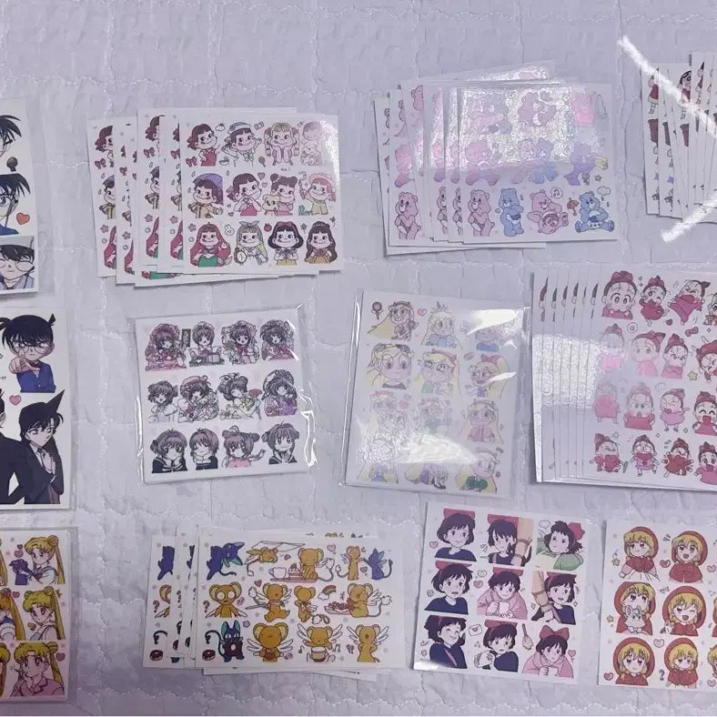[BUNJANG] Assorted Anime & Character Stickers Bundle / 인스 67장 일괄 짱구 코난 세일러문 카드캡터체리 페코 지브리 프린세스스타의모험일기 케어베어 빨간망토차차 단비
