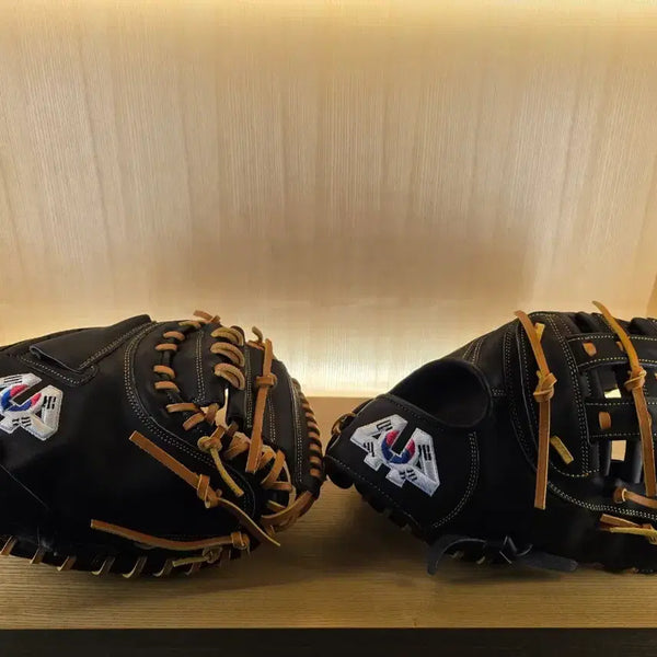 [BUNJANG] 44 Baseball Catcher's Mitt & First Baseman's Mitt / 야구 글러브 포수,1루 팝니다(44)