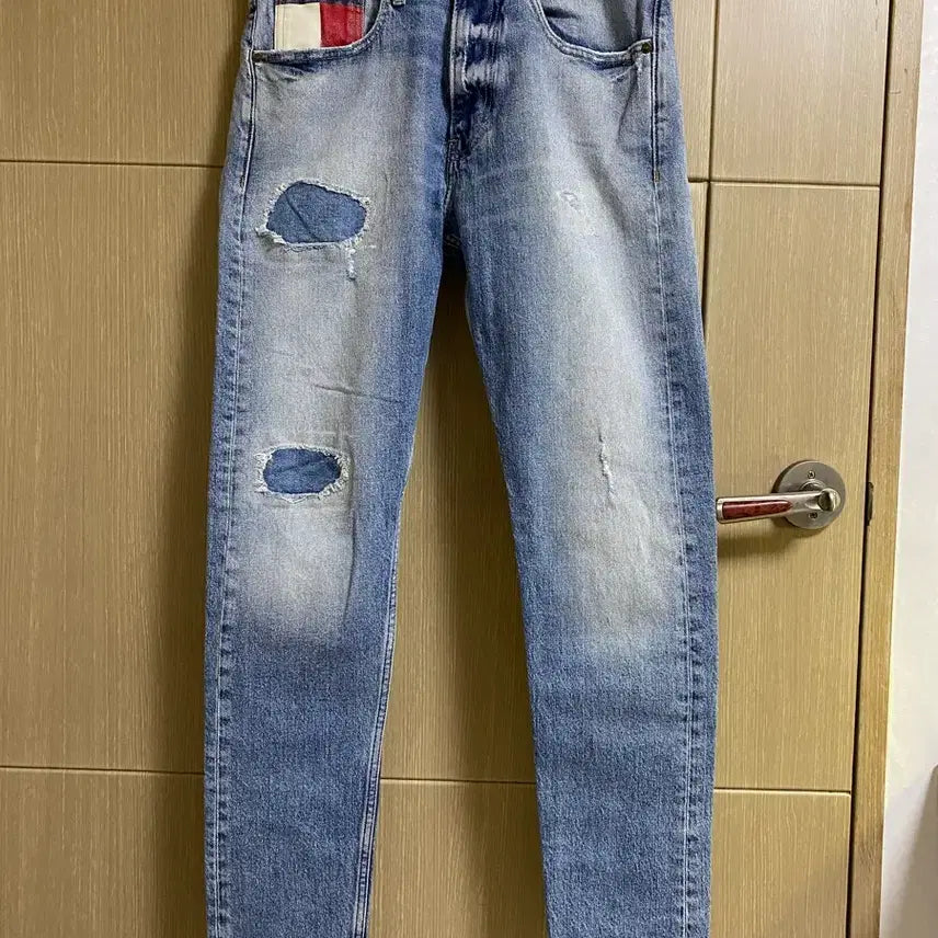 [BUNJANG] Tommy Hilfiger Tommy Jeans Distressed Tapered Denim Pants / [TOMMY] 타미힐피거 타미진스 디스 테이퍼드 데님팬츠 30사이즈