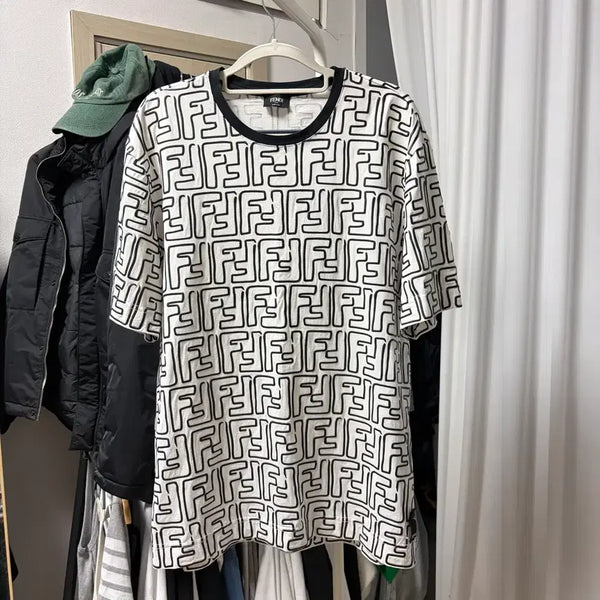 [BUNJANG] Fendi FF Monogram Short Sleeve T-Shirt / 오늘만{새상품급/105}펜디 FF 모노그램 반팔