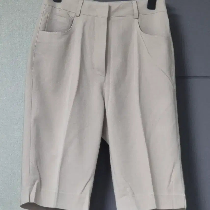 [BUNJANG] Side Slit Bermuda Shorts / 밑단 트임 5부 버뮤다 슬랙스