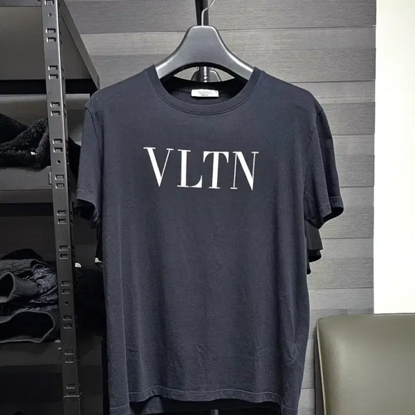 [BUNJANG] Valentino VLTN Logo Short Sleeve T-Shirt Black / 발렌티노 VLTN 로고 반팔 티셔츠 블랙 정품