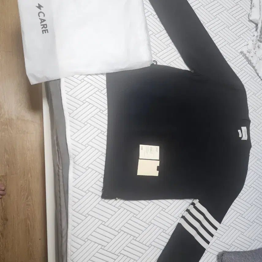 [BUNJANG] Thom Browne Gold Button Knit Navy Size 4 / 톰브라운 금장니트 네이비 4