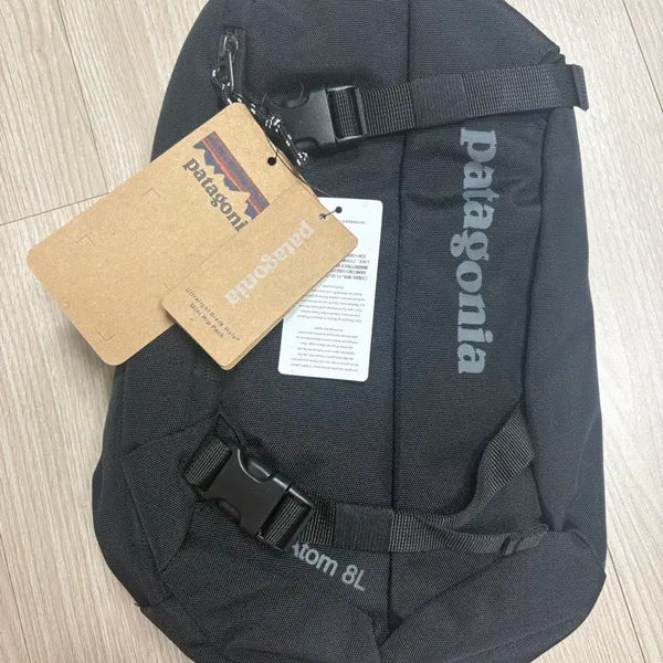 [BUNJANG] Patagonia Atom 8L Backpack Black / 파타고니아 아톰 8L 새상품
