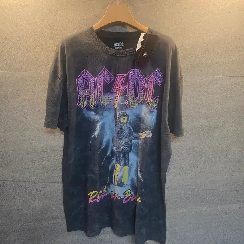 [BUNJANG] AC/DC Official Rock and Roll T-Shirt (XL, Unworn) / AC/DC. 오피셜굿즈. 락앤롤 티셔츠. 미착.