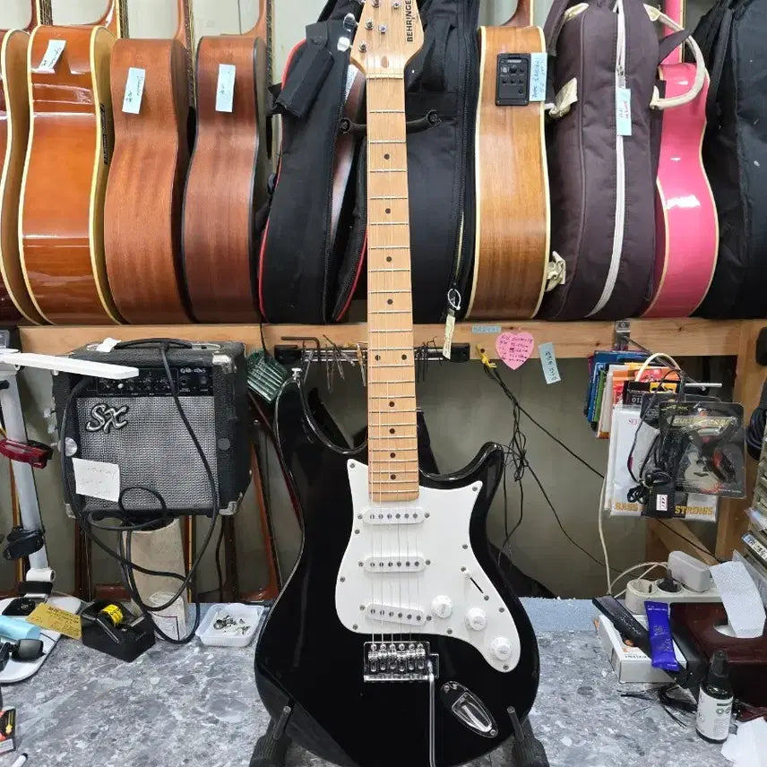 [BUNJANG] Behringer Stratocaster Type Electric Guitar / Behringer 베링거 일렉기타