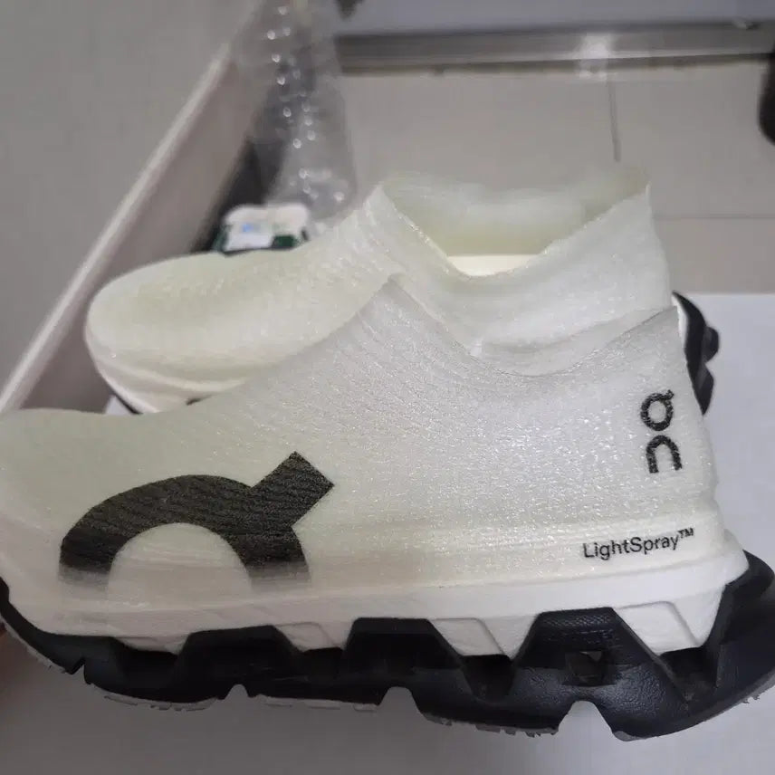[BUNJANG] On Cloudmonster 3 Hyper LS Running Shoes / LS클라우드몬스터3하이퍼LS 255 (박스포함)