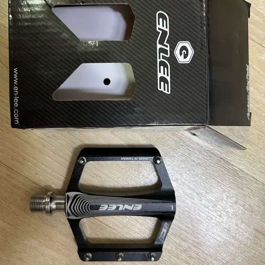 [BUNJANG] ENLEE Folding Bicycle Pedals Unused / ENLEE 접이식 자전거 페달 미개봉 미사용