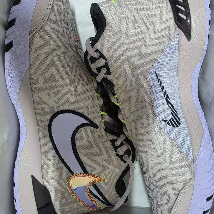 [BUNJANG] LeBron NextGen 285 Basketball Shoes / 르브론 넥스트젠 285
