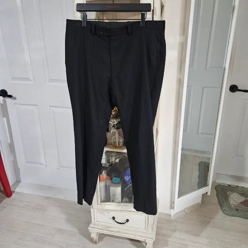 [BUNJANG] Pinstripe Suit Pants (Size 33) / 정장바지33