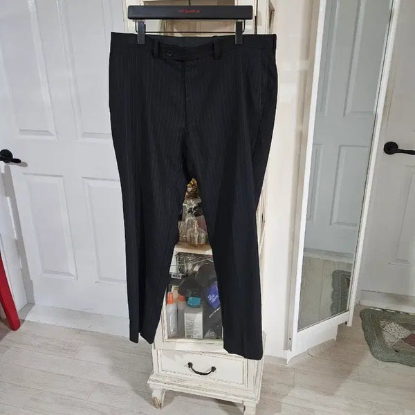 [BUNJANG] Pinstripe Suit Pants (Size 33) / 정장바지33