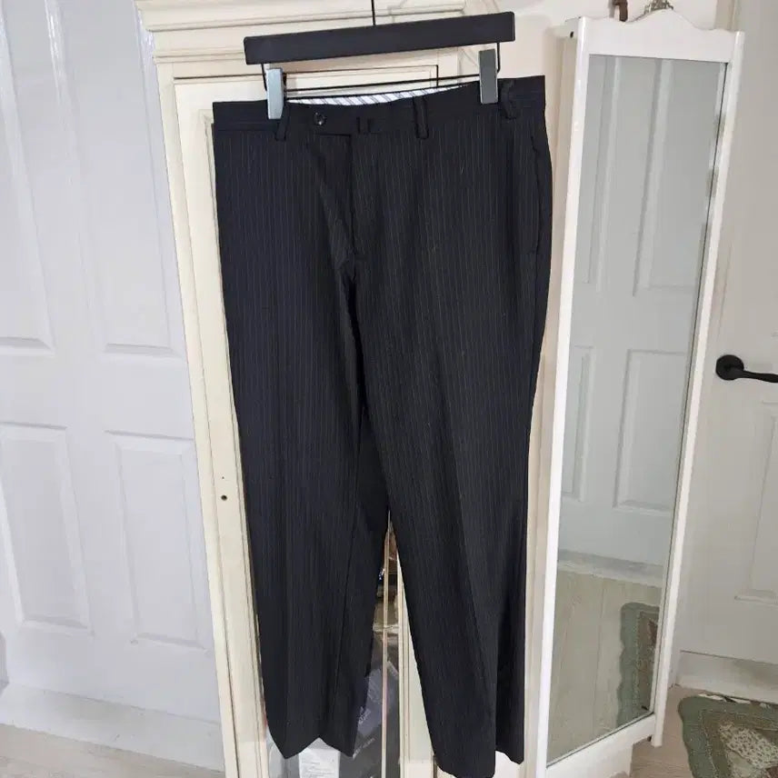 [BUNJANG] Hilton Striped Dress Pants Black Size 33 / 힐튼 정장 바지 세로줄 검정색33