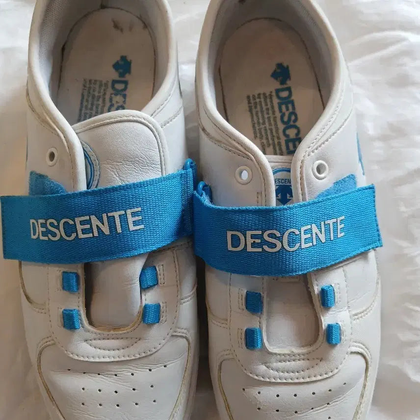 [BUNJANG] Descente White Blue Point Sneakers / 데상트 흰색 블루 포인트 운동화