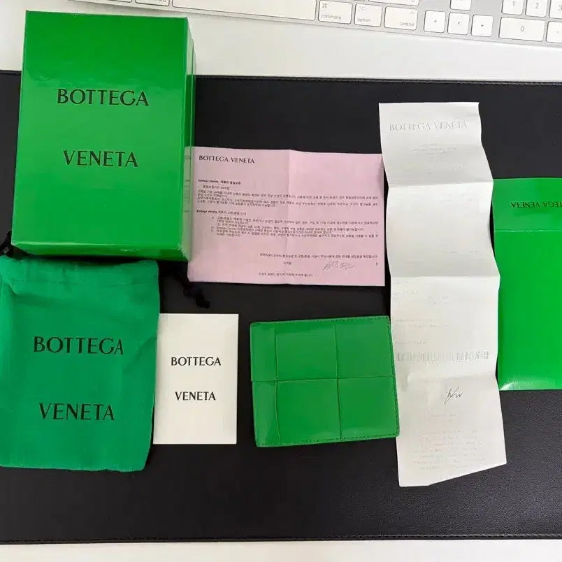 [BUNJANG] Bottega Veneta Bi-fold Wallet / 보테가베네타 반지갑 새상품급
