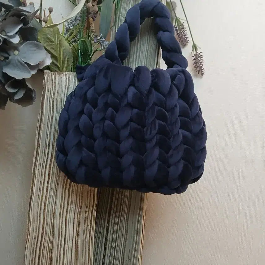 [BUNJANG] Giant Yarn Handmade Tote Bag / 자이언트얀 벨벳 가방/자이언트얀 핸드메이드 가방.  (새상품)