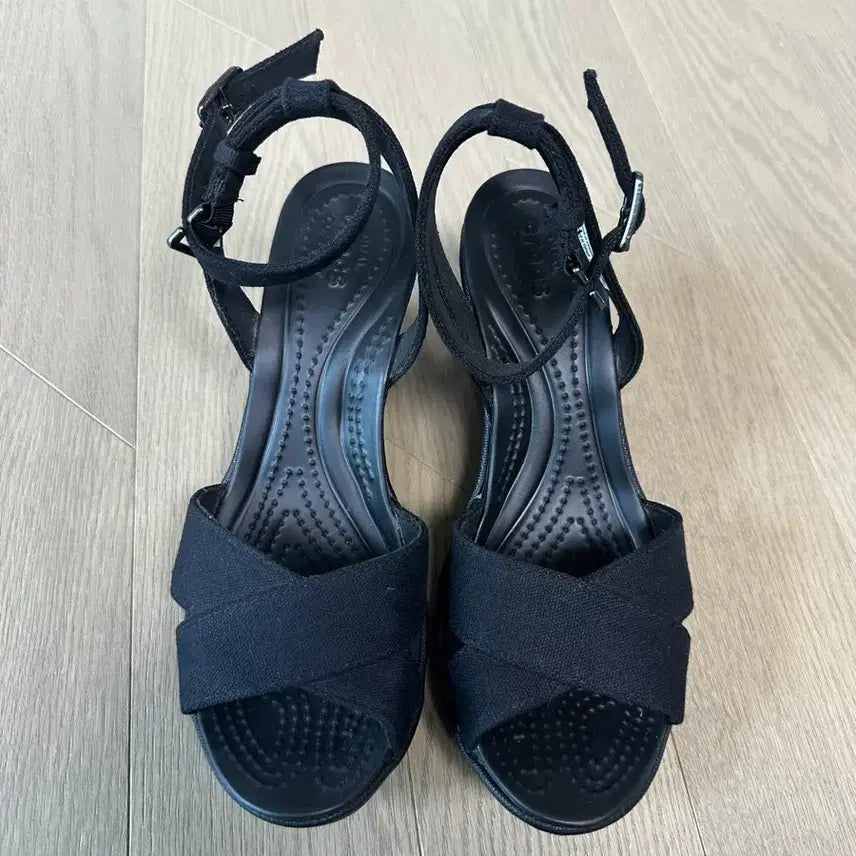 [BUNJANG] Crocs Ray Wedge X-Strap Sandals (Size W5) / 크록스 레이웨지 X모양 ( W5 사이즈) 거의새거