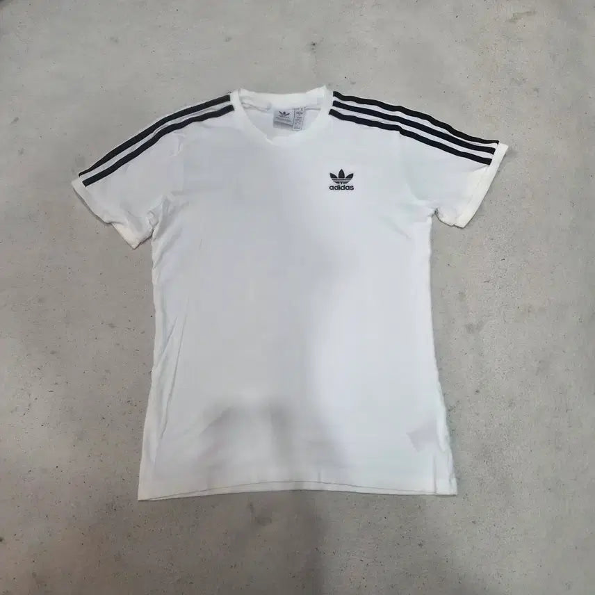 [BUNJANG] Adidas T-Shirt Size L / 아디다스  티셔츠L