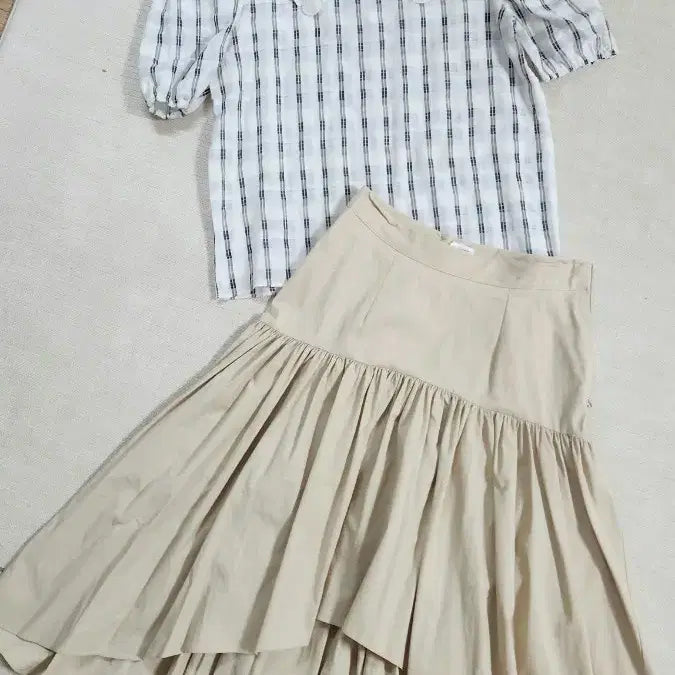 [BUNJANG] Dint Top and Bottom Set / 딘트 상하세트
