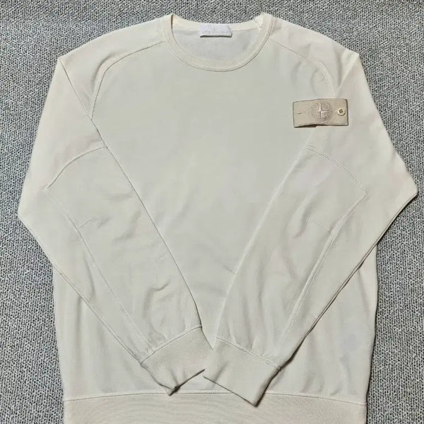 [BUNJANG] Stone Island Ghost Piece White Badge Sweatshirt M Ivory / [M 사이즈] 스톤아일랜드 코스트피스 화이트와펜 맨투맨 아아보리