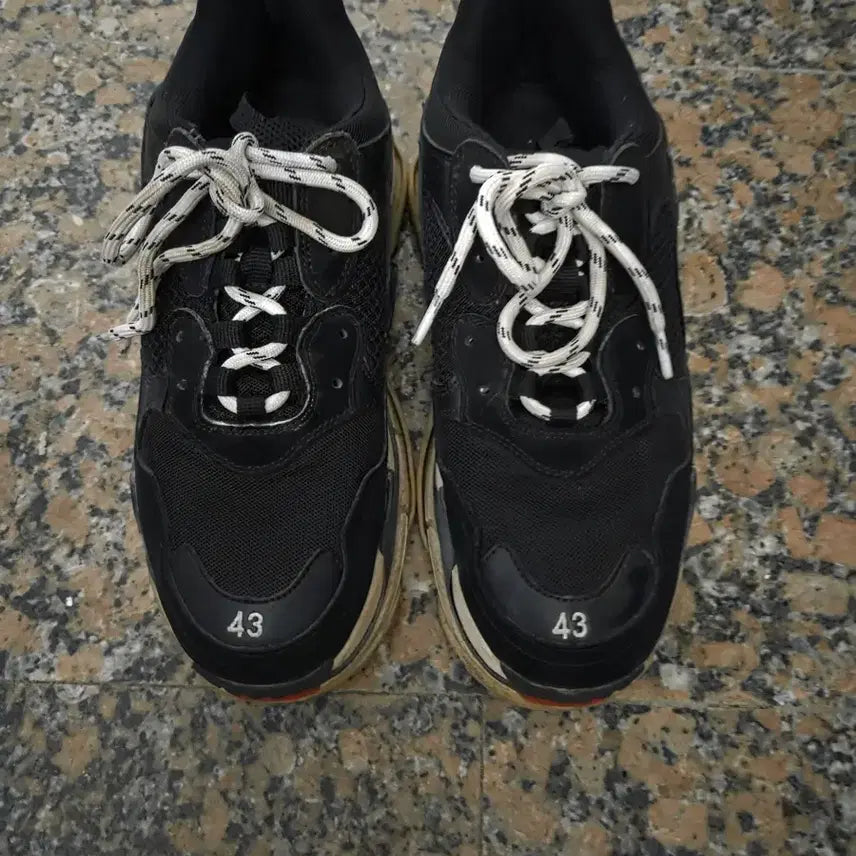[BUNJANG] Balenciaga Triple S Black Size 43 / 발렌시아가 트리플S 블랙 43