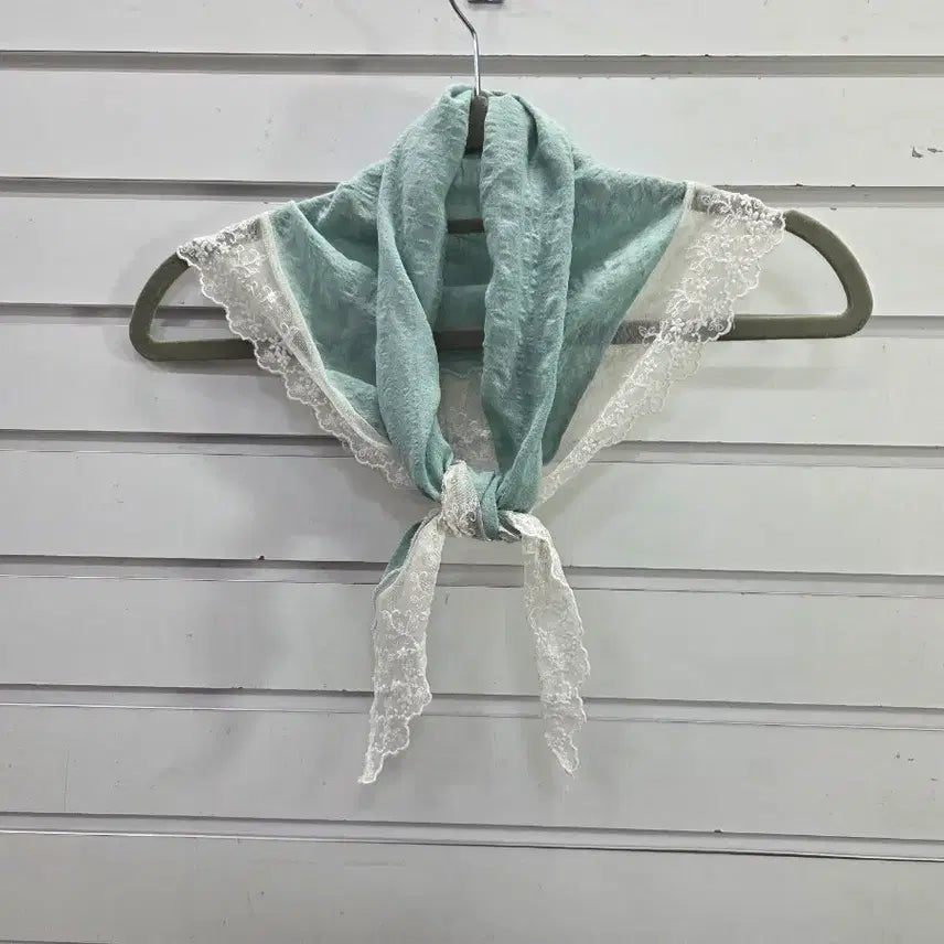 [BUNJANG] Mint Cotton Lace Trimmed Triangle Mini Scarf / 민트 면 레이스포인트  삼각 미니스카프/보물찾기천사