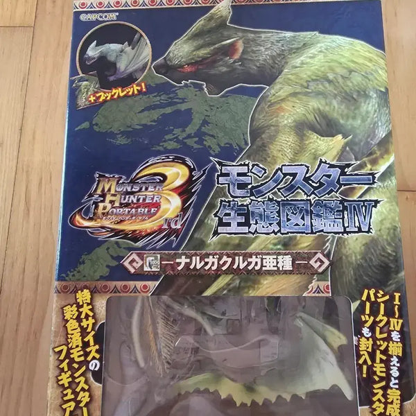 [BUNJANG] Monster Hunter Ecological Encyclopedia IV / 몬스터헌터 생태도감 IV