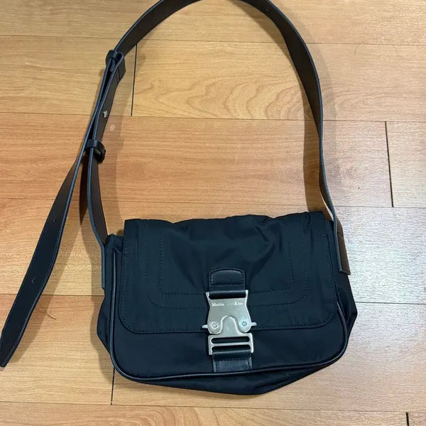 [BUNJANG] Matinkim Buckle Mini Bag / 마땡킴 버클백 미니