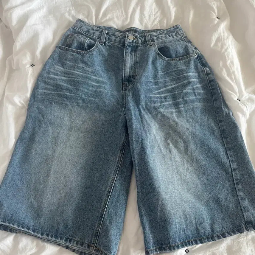 [BUNJANG] Unisex Denim Bermuda Shorts / 남녀공용 청버뮤다바지