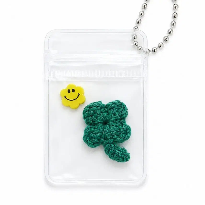 [BUNJANG] Four Leaf Clover Keychain / 네잎클로버 키링 (가로4cm세로6cm)