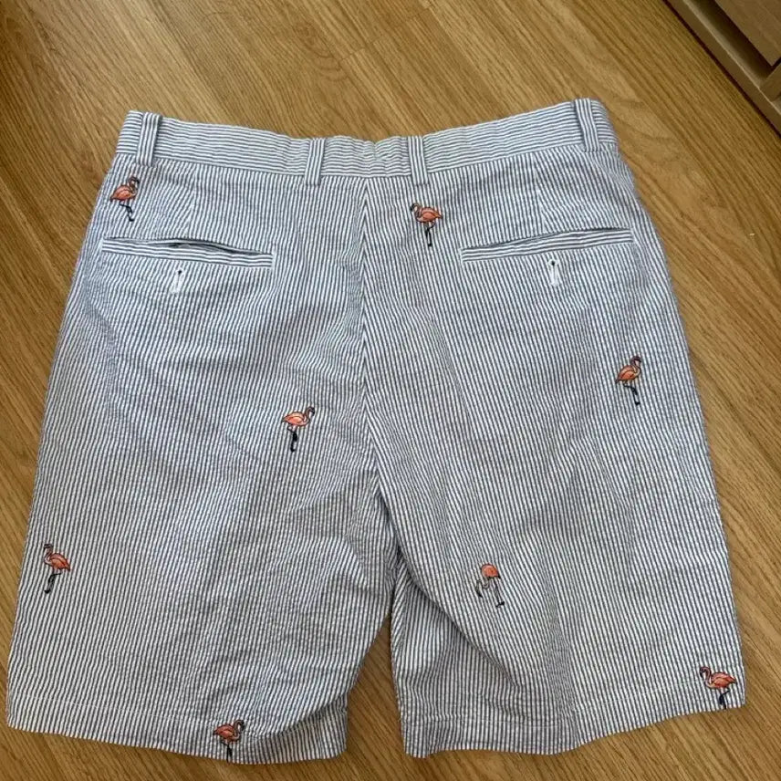 [BUNJANG] Brooks Brothers Seersucker Flamingo Pattern Shorts (Size 31) / 브룩스브라더스 씨어서커 반바지 31