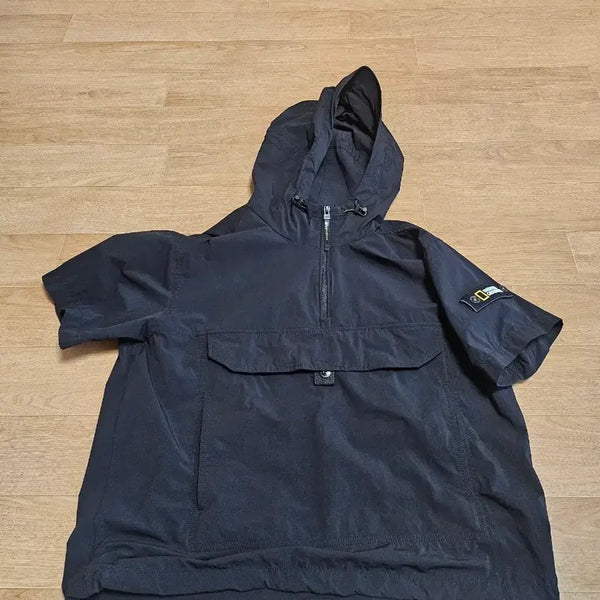 [BUNJANG] National Geographic Short-Sleeve Windbreaker Black / 내셔널지오그래픽 반팔 바람막이 검정