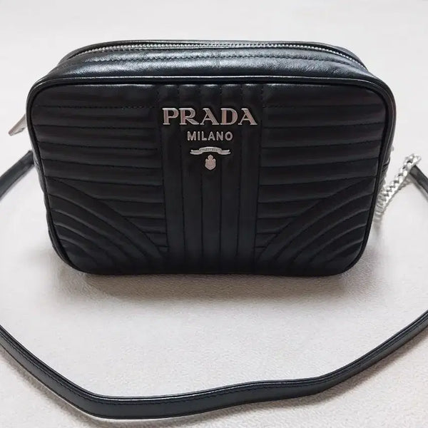 [BUNJANG] Prada Diagramme Chain Camera Bag / 프라다 다이어그램 체인 카메라백(거의새거)