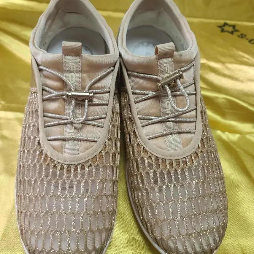 [BUNJANG] Park Golf Mesh Sneakers with Gold Heel / 파크  골프   운동화  메쉬 골드 뒤굽있어요