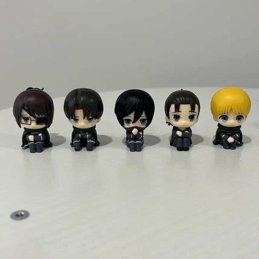 [BUNJANG] Attack on Titan Makiboke Mini Figure 5 Types Bundle Set (Levi, Eren, Armin) / 일괄) 진격의 거인 진격거 마치보케 미니 피규어 5종 리바이 에렌