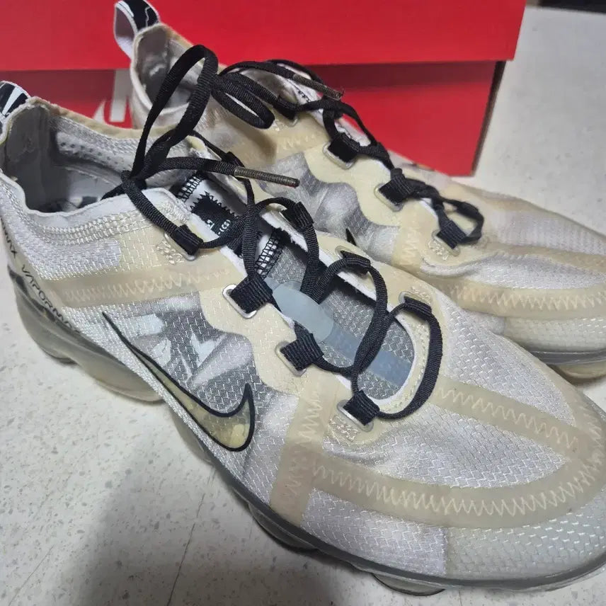 [BUNJANG] Nike Running Shoes 245 / 나이키 러닝 245