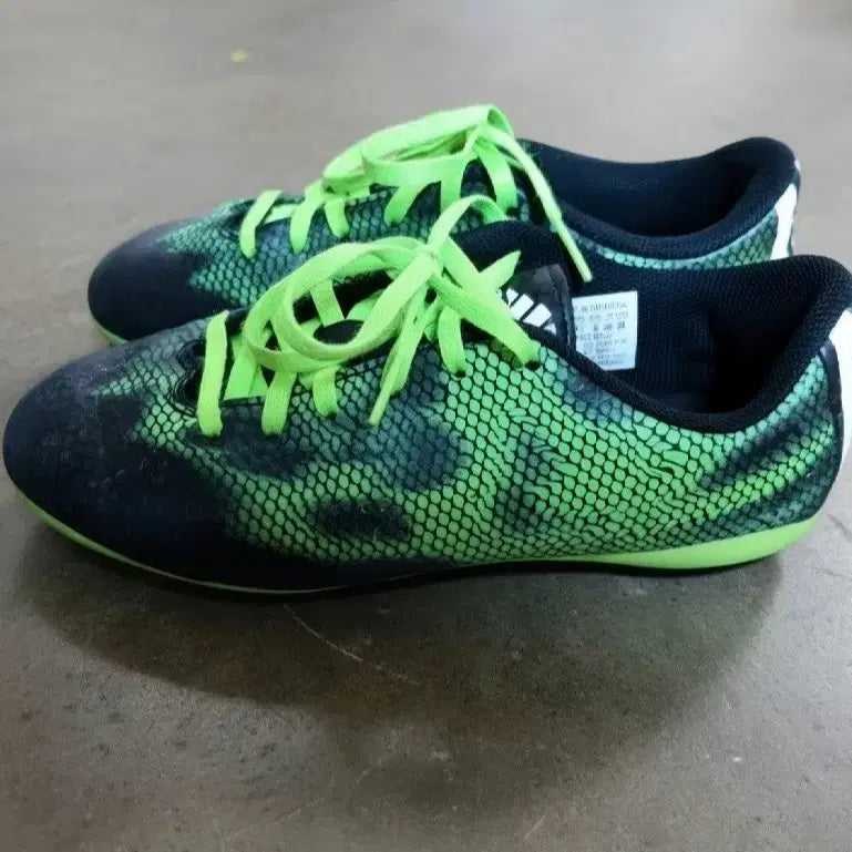 [BUNJANG] Adidas Kids Junior Football Boots Size 220 / 220 축구화 아동 키즈 주니어 축구화 220 아디다스 축구화 220