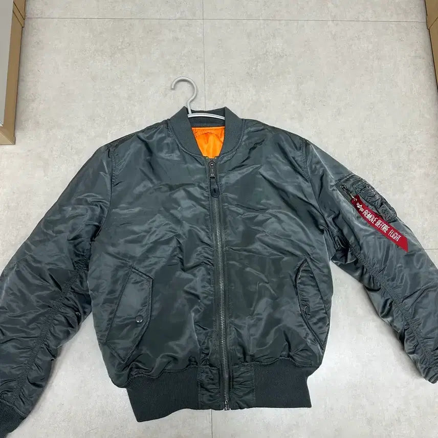 [BUNJANG] Alpha Industries Regular Fit MA-1 Bomber Jacket Gunmetal / [M/1회착] 알파인더스트리 레귤러핏 MA-1 건메탈